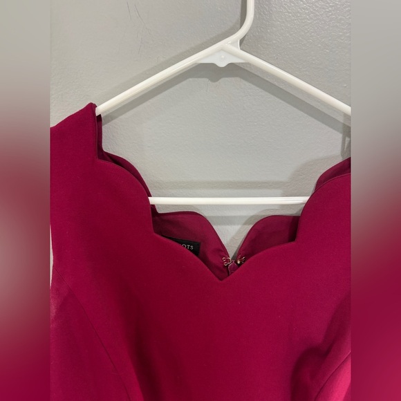 Talbots Knit Ponte Sheath Dress with Scalloped V-Neck Sleeveless Burgundy Wine 4 - Picture 2 of 9